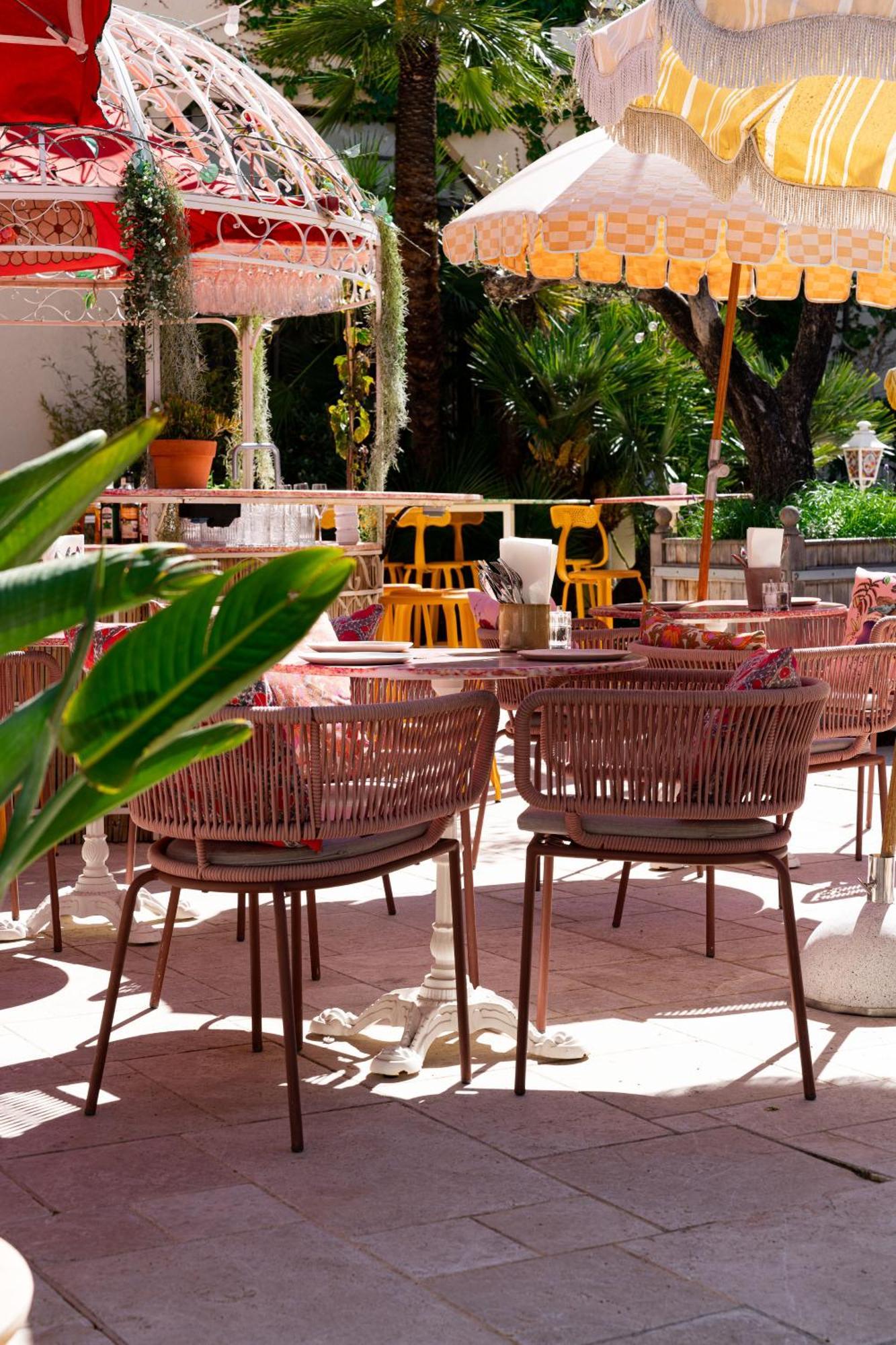 Hotel Juana Екстериор снимка
